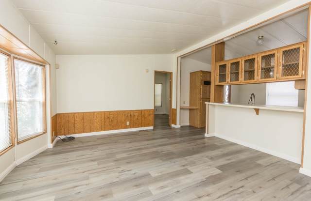2 Bedrooms + Flex Space | 2 Baths | 948 Sq. Ft. | Mountain & City Views Gallery 4