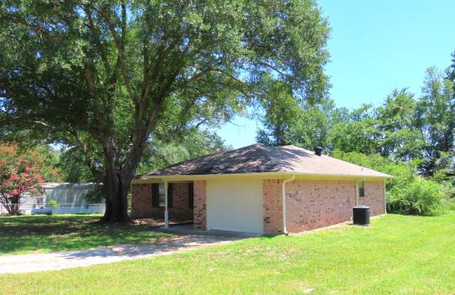 Whitehouse ISD! Charming 3 Bedroom, 2 Bath House w/Garage Gallery 3