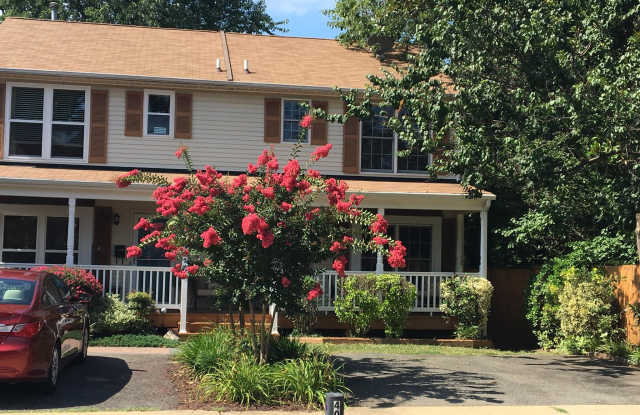 408 E RAYMOND AVENUE - 408 East Raymond Avenue, Alexandria, VA 22301