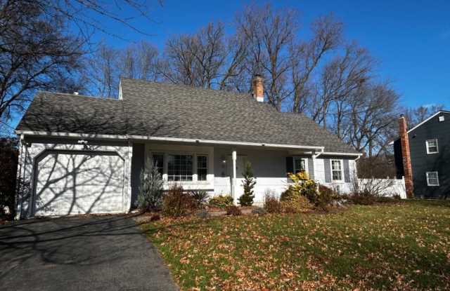 218 W Shirley Avenue W - 218 West Shirley Avenue, Middlesex County, NJ 08820