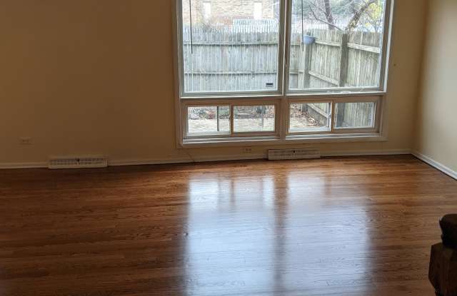 822 Skokie Boulevard - EE Gallery 2