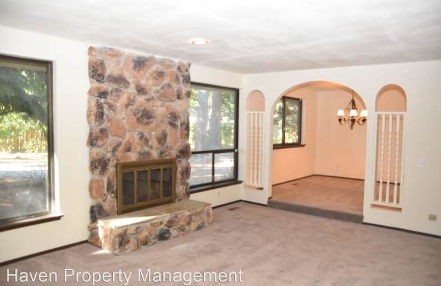 5008 89th Ave Ct W Gallery 3