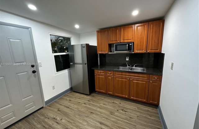 571 SW 71st Pl photos photos