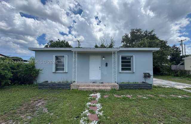 1320 NW 87th St photos photos