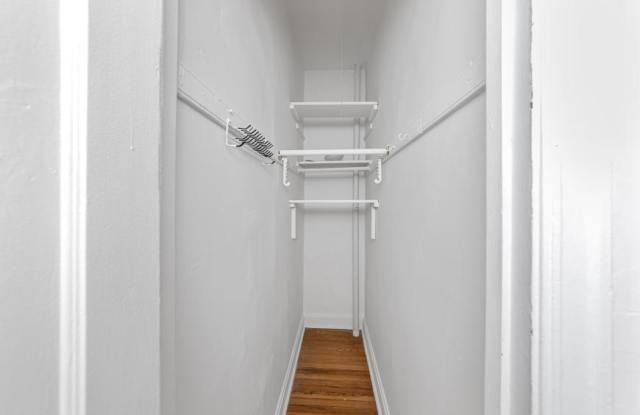 1353 W Catalpa photos photos