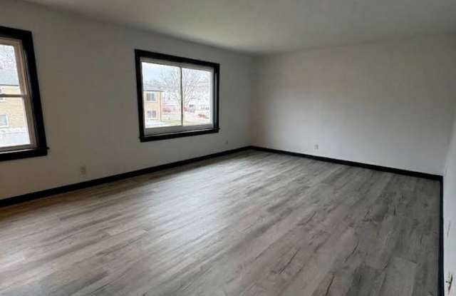 240 - 246 Parkview Blvd photos photos