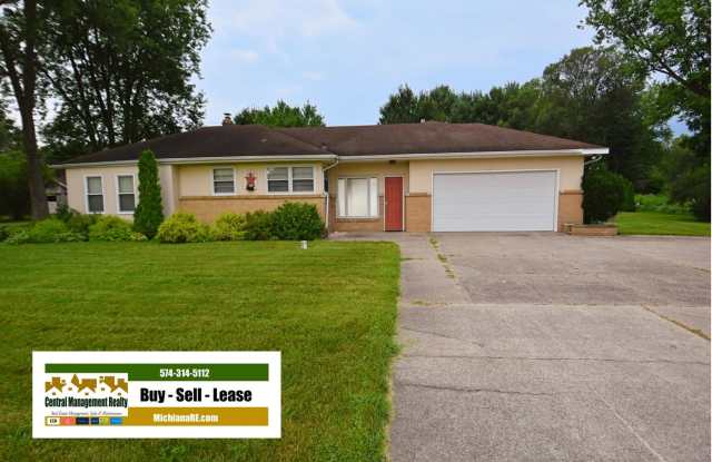 Penn Schools! Updated 3 bedroom 2 bath ranch with pool - 56225 Cedar Road, St. Joseph County, IN 46545