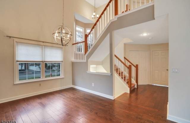 1606 Windsor Ct Gallery 3