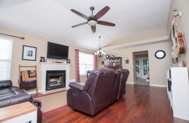 911 Celeste Ct Gallery 4