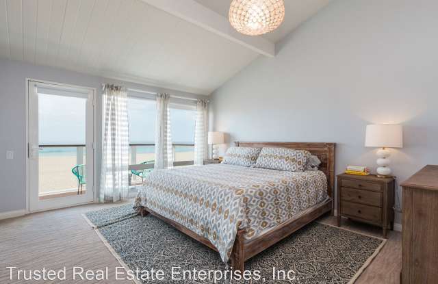 1037 Mandalay Beach Road Gallery 3