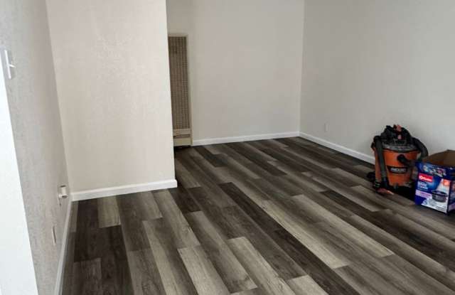 Mayflower Apartments Gallery 4