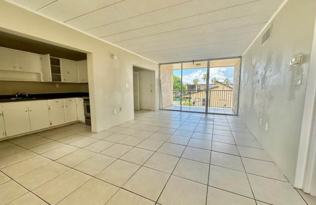 300 Miracle Strip Pkwy, 1H Gallery 4