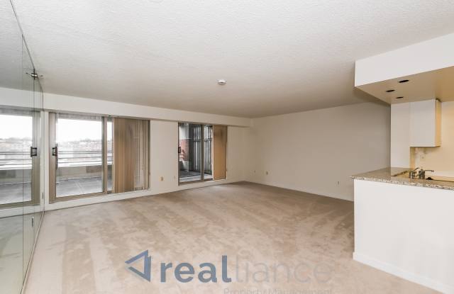1275 25th St NW Gallery 3