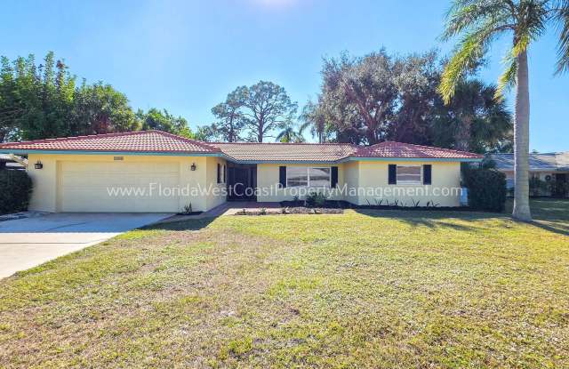 GULF GATE SARASOTA! OUTSTANDING 3 BEDROOM/2 BATH HOME WITH EXTRA LARGE YARD! photos photos