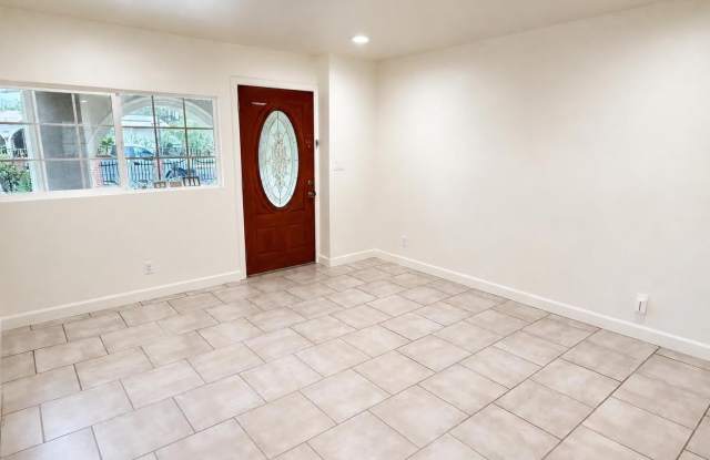 844 Mayfair Avenue Gallery 2