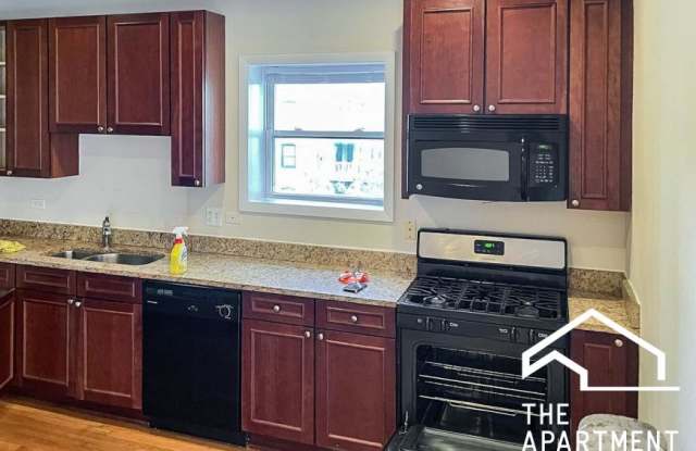 3922 North Pine Grove Ave. photos photos