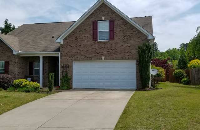 4 bedroom home with fenced backyard located in Easley photos photos