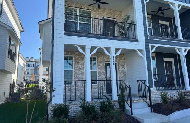 Great Luxury Townhome - 818 Ervie Alley, Nashville, TN 37027