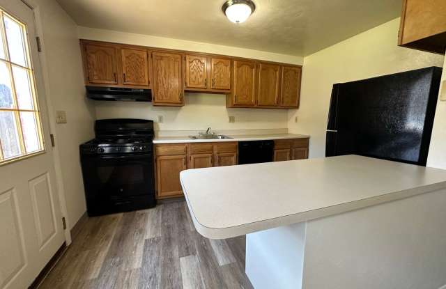 Wonderful Two Bedroom Townhouse in Perfect Plum Location! Private Patio, Garage  More! Call Today! photos photos