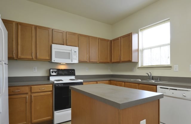Pointe at Manorgreen Townhomes Gallery 3