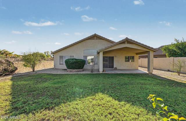 2742 S CAMELLIA Court Gallery 3