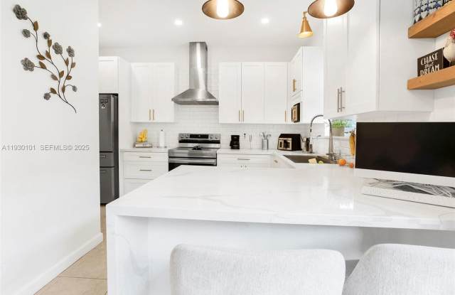 13285 SW 128th Passage 13285, Miami, FL 33186 photos photos