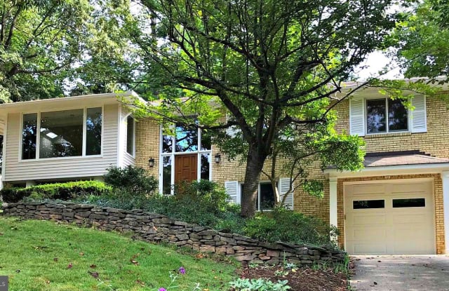 5844 HILLDON STREET - 5844 Hilldon Street, McLean, VA 22101