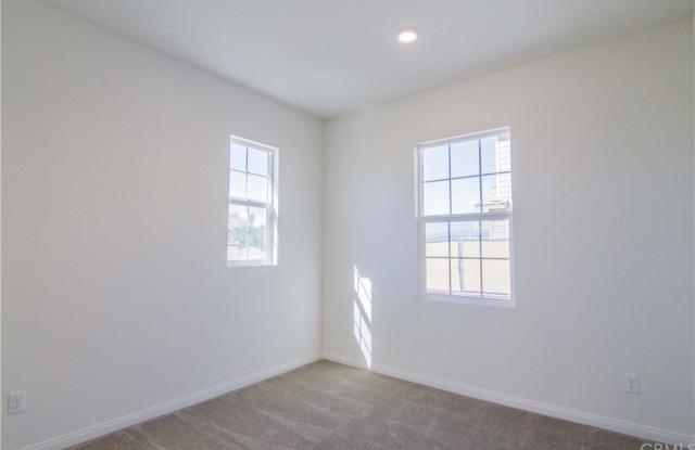 7453 Galloway Gallery 4