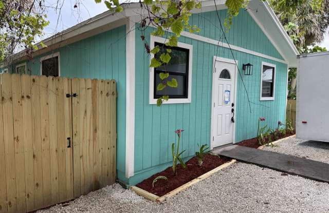801 SE Central Avenue photos photos