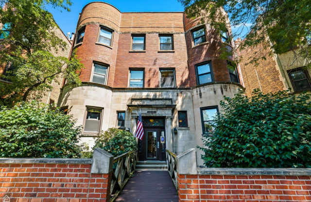 1044 W Byron Street photos photos