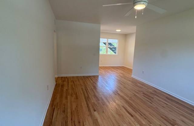 Fully Renovated Three Bedroom Condo 10 mins from MUSC! Gallery 3