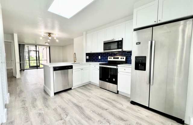 10105 W Sunrise Blvd - 10105 West Sunrise Boulevard, Plantation, FL 33322