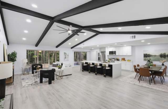 300 E SWEETWATER CREEK Drive Gallery 4