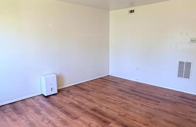 453 BERRY CT Gallery 2