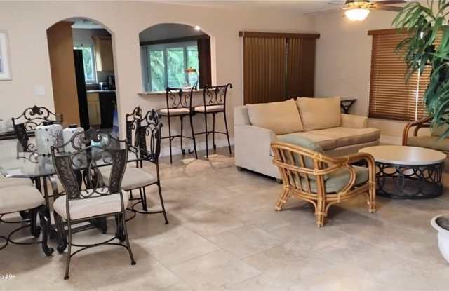1749 Bikini Court Gallery 3