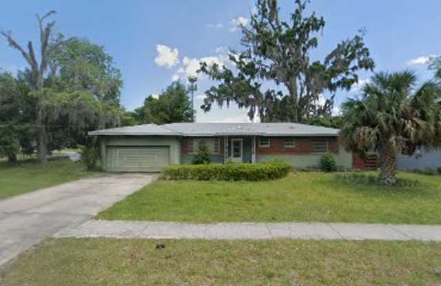 Recently updated 4 bed 2 bath home Gallery 1