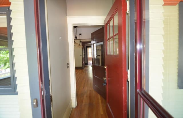 1082 Linwood Avenue Gallery 2