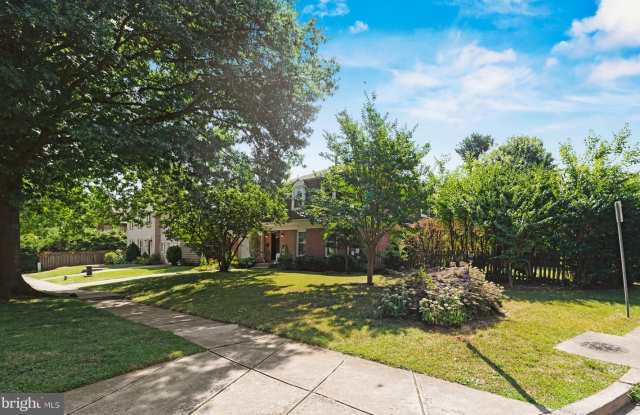 5312 ALTA VISTA RD Gallery 2