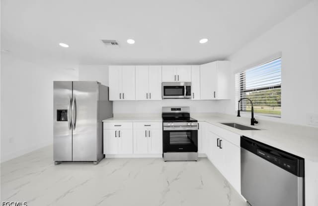 4985 Fairway Ct Gallery 3
