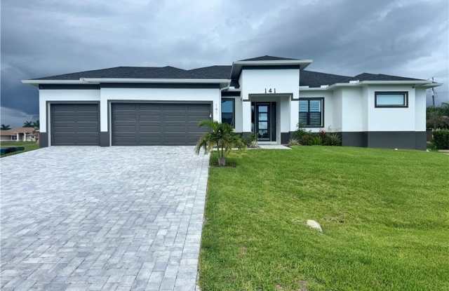141 SW 37 Place photos photos