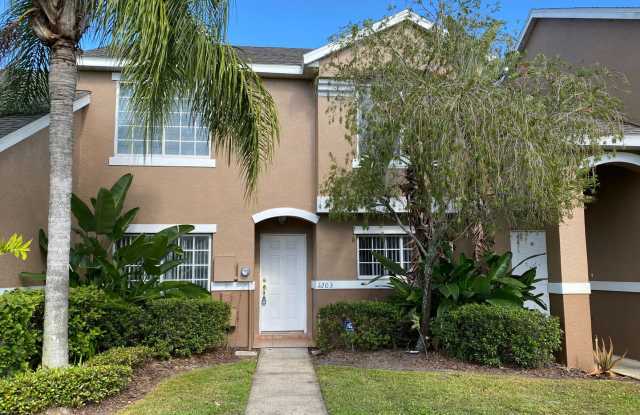 Adorable 3 bedroom / 2.5 bath town home with newly remodeled kitchen! photos photos