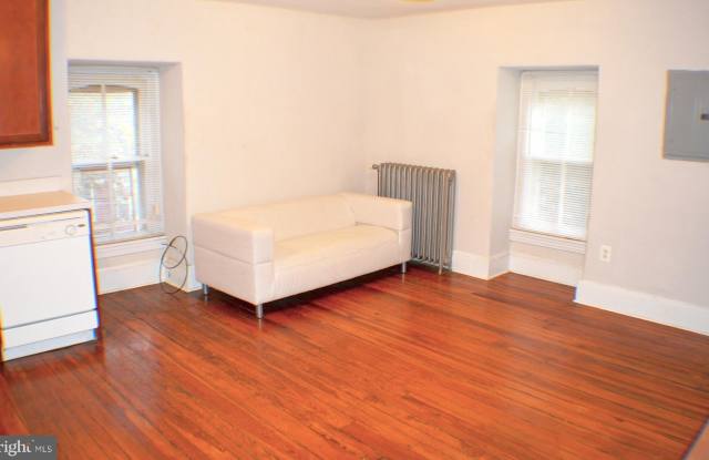 247 W RITTENHOUSE Street Gallery 3