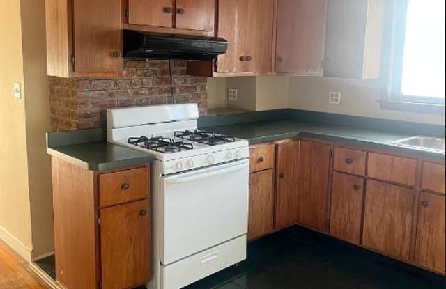 75 Pearsall Ave - 75 Pearsall Avenue, Jersey City, NJ 07305