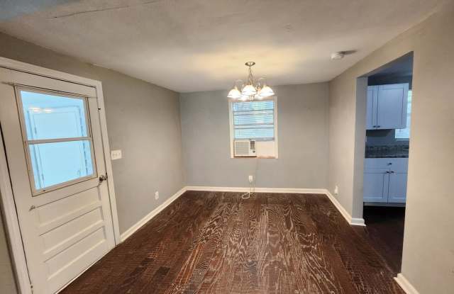 114 Myrtlewood Drive Pensacola, FL 32503 Ask us how you can rent this home without paying a security deposit through Rhino! Gallery 4