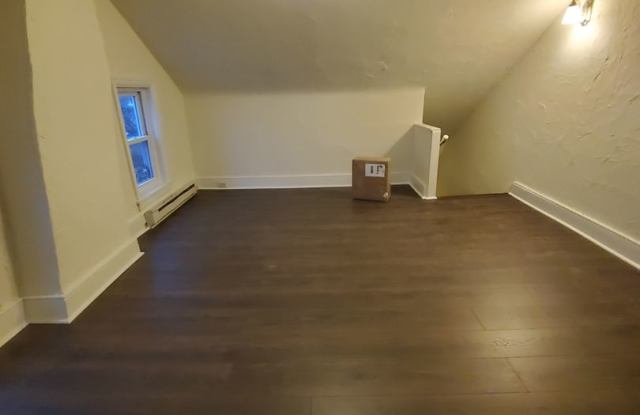 Spacious 3 Bedroom 1.5 Bath Brick Home photos photos