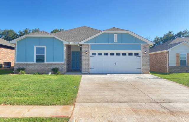 3 Bedroom 2 Bathroom 2 Car Garage Home in Oakdale School District photos photos