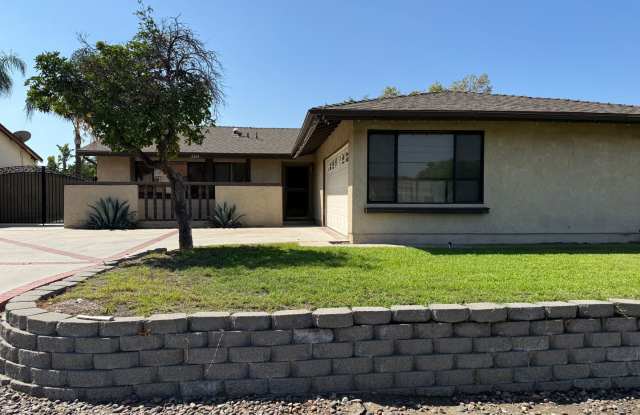 3 Bedroom, 2 Bathroom Single Story Home in Central Simi Valley photos photos