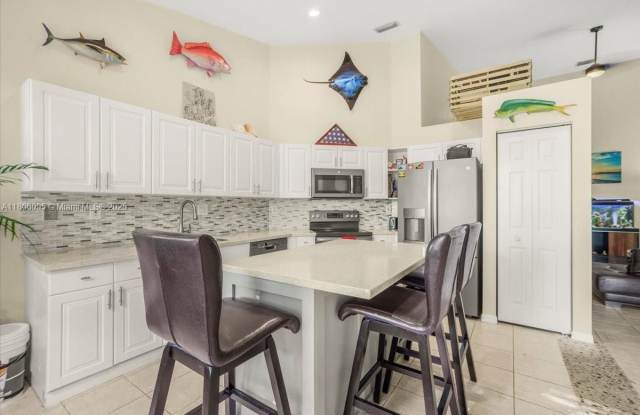 2400 E Aragon Blvd photos photos