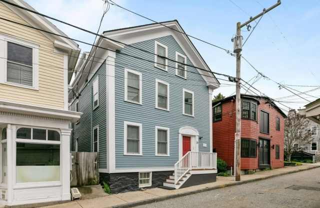 30 Prospect Hill unit: 2 photos photos