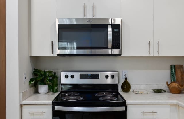 Ovation at Paine Field - 55+ Senior Living Community Gallery 4